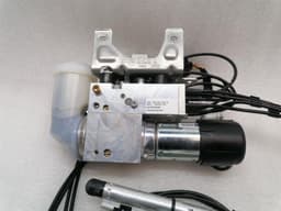 PORSCHE Porsche 911 992 Convertible Hydraulic Pump 992871601A Convertible Top Soft Top Pump — thumbnail 5