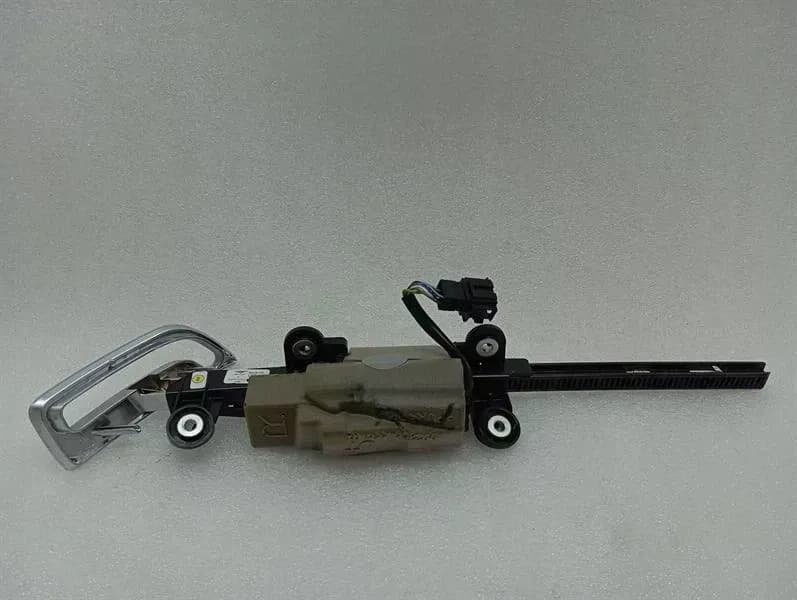 BENTLEY BENTLEY CONTINENTAL GT 18-24 3S 3SD 3SD857760A BELT FEEDER RIGHT