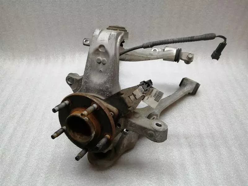 CHEVROLET CORVETTE C6 Right Front Hub 88965638 Radlagergehäus