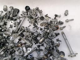 CHEVROLET CHEVROLET CORVETTE C6 SCREENS BOLTS FROM ONE CAR SET SCREWS — thumbnail 5