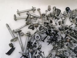 CHEVROLET CHEVROLET CORVETTE C6 SCREENS BOLTS FROM ONE CAR SET SCREWS — thumbnail 4