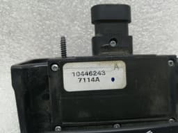 CHEVROLET CHEVROLET CORVETTE C6 RIGHT Door Opener Switch 10446243 Door Opener Switch RIGHT — thumbnail 6