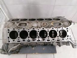 ASTON MARTIN ASTON MARTIN VANTAGE V12 V12S Engine BLOCK ENGINE BLOCK AM28 — thumbnail 1