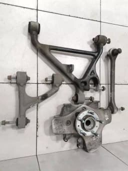 ASTON MARTIN ASTON MARTIN VANTAGE V12 S Right Rear Hub V12S Wheel Bearing Case Rear Right — thumbnail 8