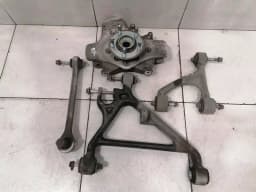 ASTON MARTIN ASTON MARTIN VANTAGE V12 S Right Rear Hub V12S Wheel Bearing Case Rear Right — thumbnail 1