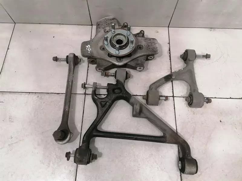 ASTON MARTIN VANTAGE V12 S Right Rear Hub V12S Wheel Bearing Case Rear Right