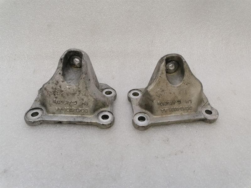 ASTON MARTIN Aston Martin Vantage V12 engine mount DG43-6031-AA engine mount