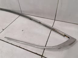 ASTON MARTIN Aston Martin DBS V12 Left Body Moulding 4G43-519A36-CF Molding Trim Left — thumbnail 3