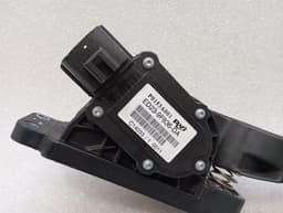 ASTON MARTIN Aston Martin Vantage V12 Throttle Pedal (Electrical) ED23-9F836-DA Throttle Pedal — thumbnail 3