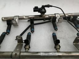 ASTON MARTIN ASTON MARTIN DBS V12 08-12 Fuel Rail 4G4E-9S441-CB Injection Strip Pipe Distributors — thumbnail 4
