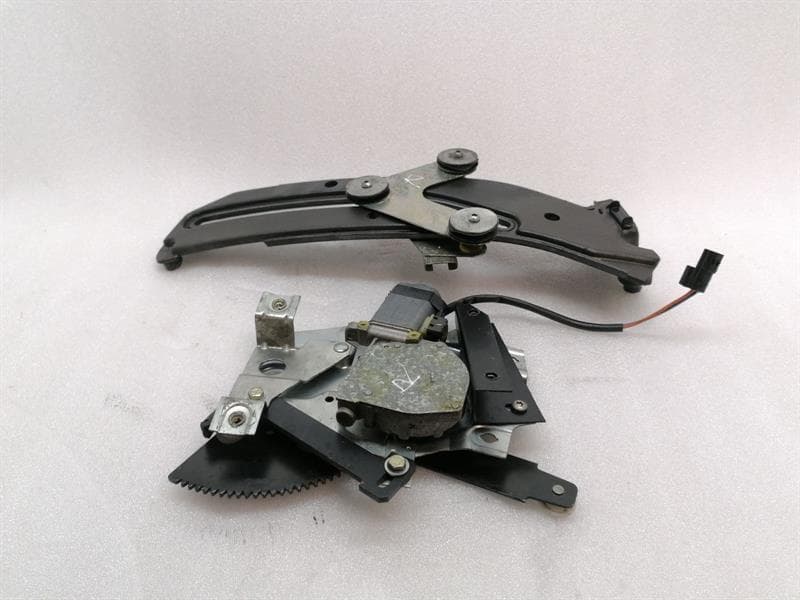 ASTON MARTIN DB7 Right Rear Winder 91668 rear window re 76-90254 steering wheel
