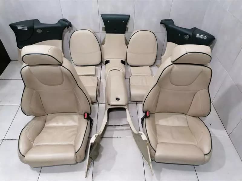 ASTON MARTIN ASTON MARTIN DB7 VANTAGE STEERING WHEEL RECARO SPORT SEATS 74-121182-AAW seats BEIGE