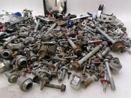 ASTON MARTIN Aston Martin Vantage V12 Screws Bolts from One Car Set Bolts — thumbnail 3
