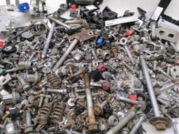 ASTON MARTIN Aston Martin Vantage V12 Screws Bolts from One Car Set Bolts — thumbnail 5