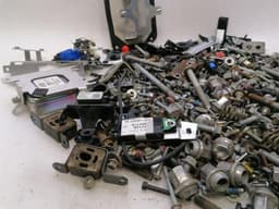 ASTON MARTIN Aston Martin Vantage V12 Screws Bolts from One Car Set Bolts — thumbnail 6