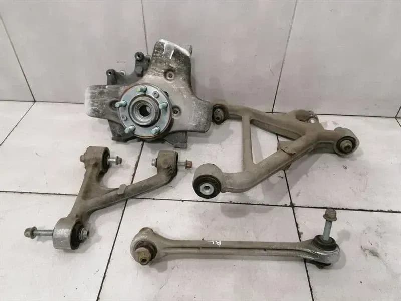 ASTON MARTIN Aston Martin Vantage V12 Left Rear Hub AD33-5A971-AA Wheel Bearing Housing Rear Li