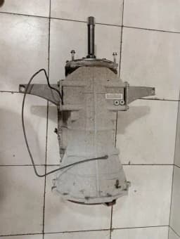 ASTON MARTIN Aston Martin Rapid 10-14 Gearbox AD43-70041-AA Transmission — thumbnail 4