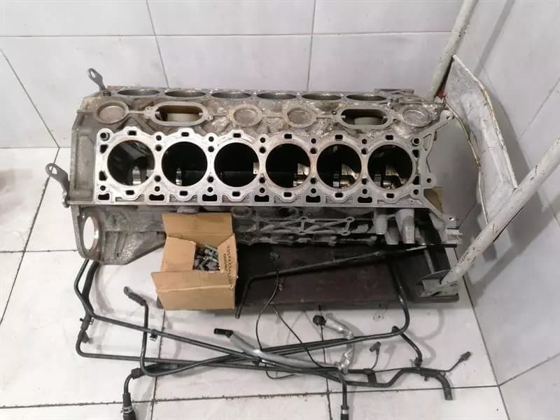 ASTON MARTIN ASTON MARTIN RAPID 10-14 ENGINE AD43-6010-AA CYLINDER BLOCK ENGINE AM16