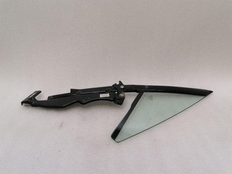 ASTON MARTIN Aston Martin Rapide Right Front 1/4 Glass AD43-C262A36-AK Door Panel 1/4 Front Re
