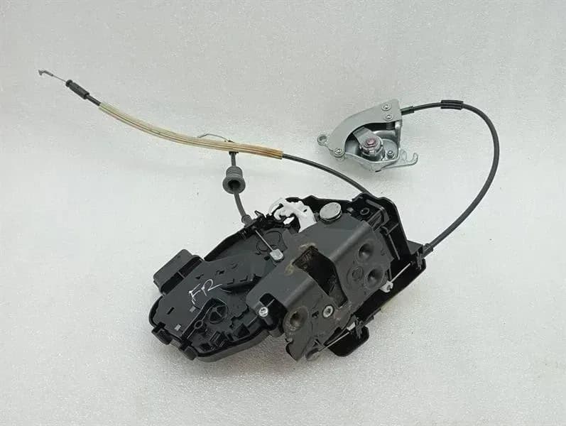 ASTON MARTIN Aston Martin Rapide 10-14 FRH Door Lock 6G43-65-10233 Front Right Door Lock