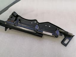 ASTON MARTIN Aston Martin Rapide Left Front 1/4 Glass AD43-C262A36-AL Door Panel 1/4 Front Left — thumbnail 4
