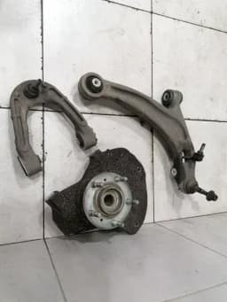 ASTON MARTIN Aston Martin Rapide 10-14 Left Front Hub AD43-3K185-AB Wheel Bearing Housing Left — thumbnail 1