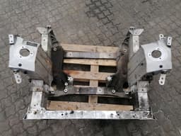 ASTON MARTIN Aston Martin Rapide Front End Clip AD43-V17750-AA Lock Carrier Front Mask — thumbnail 2