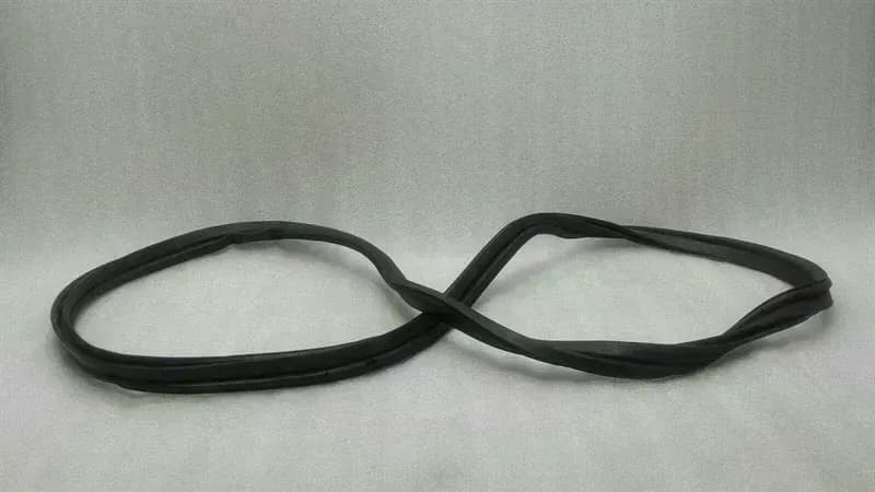 Aston Martin DB9 Volante boot lid seal 4G43-L43720-AE tailgate seals