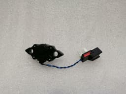 ASTON MARTIN Aston Martin Vantage V12 Boot Release Switch 6G33-32A50-AA Switch Tailgate — thumbnail 4
