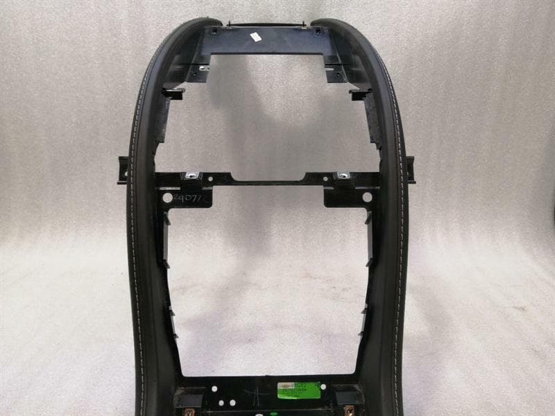 ASTON MARTIN Aston Martin Vantage V12 console cover 9G33-55210-AAW console trim