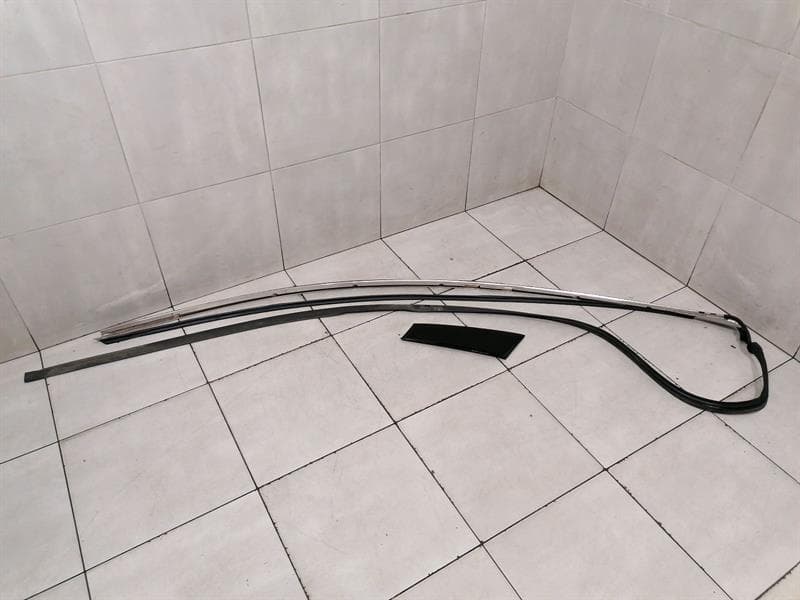 ASTON MARTIN ASTON MARTIN RAPID S Body Moulding ED43-C519A38-AB Bar RIGHT
