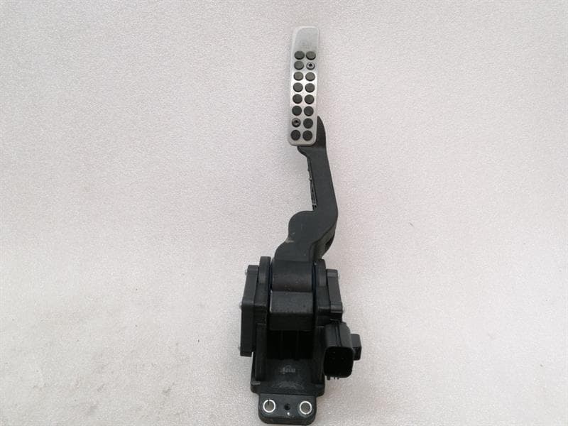 ASTON MARTIN ASTON MARTIN FAST S Gas Pedal (Electrical) FD43-9F836-AA Accelerator Pedal