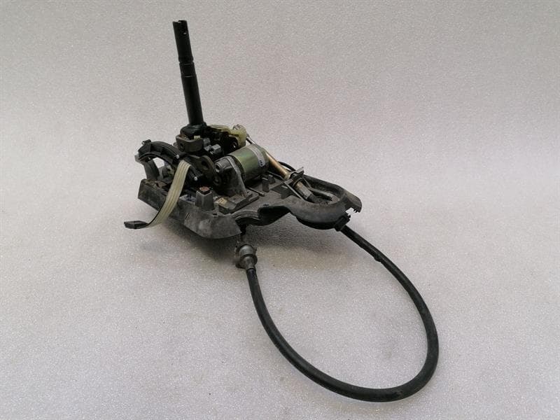 ASTON MARTIN ASTON MARTIN DB7 VANTAGE Gear Selector 42-123382-AA Circuit Backdrop