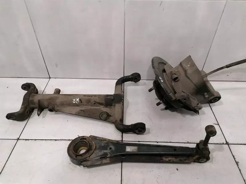 ASTON MARTIN DB7 VANTAGE Right Rear Hub 26-120980-AC Rear Wheel Bearing Housing Rear Re