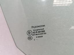 ASTON MARTIN Aston Martin DB9 Volante Right Front Door Glass 4G43-L21410-AB Door Glass Right — thumbnail 7