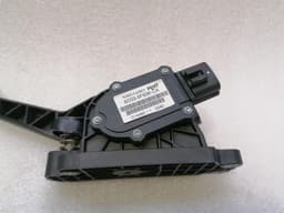 ASTON MARTIN Aston Martin DB9 Volante Throttle Pedal (Electrical) 8D33-9F836-CA Throttle Pedal — thumbnail 6