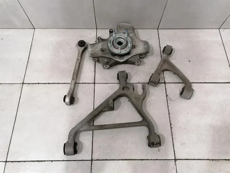 Aston Martin DB9 Volante Left Rear Hub AD23-5A971-AA Wheel Bearing Housing Rear Li