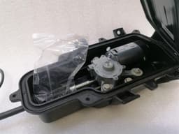 ASTON MARTIN Aston Martin DB9 Volante Right Roof Motor 4G43-37-10477 Roof Motor Right — thumbnail 3