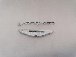 ASTON MARTIN ASTON MARTIN VANQUISH AM310 CD33-407A74-BB REAR LOGOS BADGE ASSEMBLY WINGS — thumbnail 6