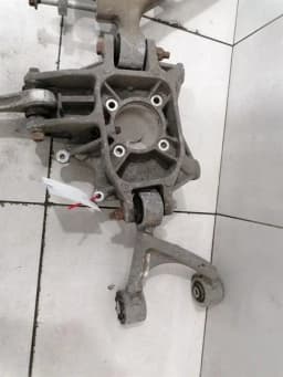 ASTON MARTIN Aston Martin Vanquish AM310 Right Hub AD23-5A970-AA Wheel Bearing Housing Rear Right — thumbnail 8