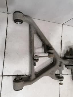 ASTON MARTIN Aston Martin Vanquish AM310 Left Rear Hub AD23-5A971-AA Rear Wheel Bearing Housing — thumbnail 4