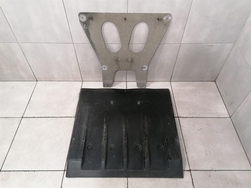 Aston Martin DB9 COUPE UNDERTRAY 4G43-17C857-AA Underbody Trim