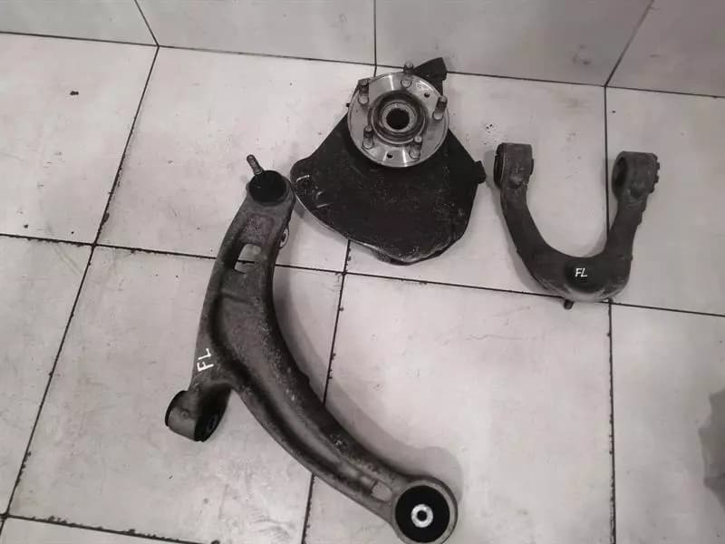 ASTON MARTIN DB9 COUPE Left Front Hub 7G43-3K185-AB Wheel Bearing Housing Front Left
