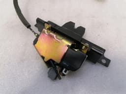 ASTON MARTIN ASTON MARTIN DB9 COUPE boat lock 4G43-67-10813 tailgate lock — thumbnail 7