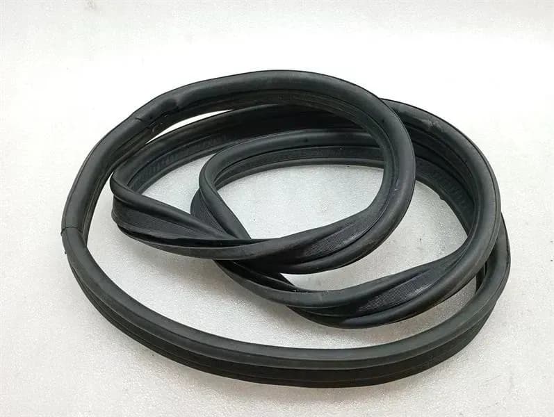 FERRARI Ferrari 612 Scaglietti F137 boat lid seal 66982600 tailgate seals
