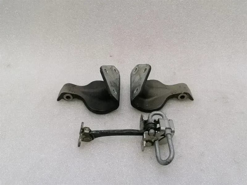 FERRARI Ferrari 612 Scaglietti F137 right door hinge brake 67499800 door hinge brake