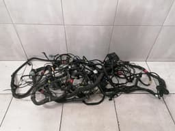 FERRARI FERRARI 612 SCAGLIETTI F137 ENGINE BAY WIRING LOOM 224466 RIGHT HAND DRIVE RHD — thumbnail 1