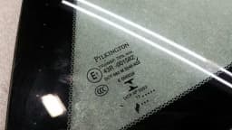 ASTON MARTIN Aston Martin Vanquish S RLH 1/4 Glass CD33-N29701-AD Door Panel 1/4 Rear Left — thumbnail 8