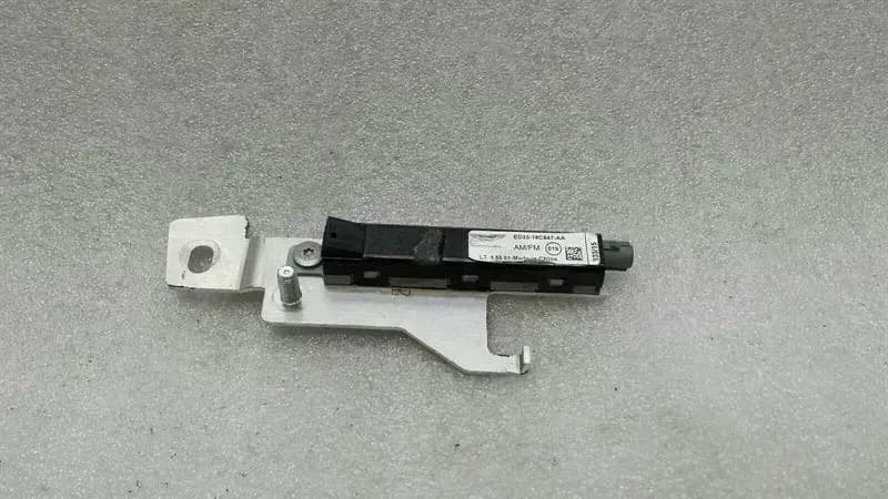 ASTON MARTIN Aston Martin Vanquish S AM29 Aerial / Antenna ED33-18C847-CA Antenna