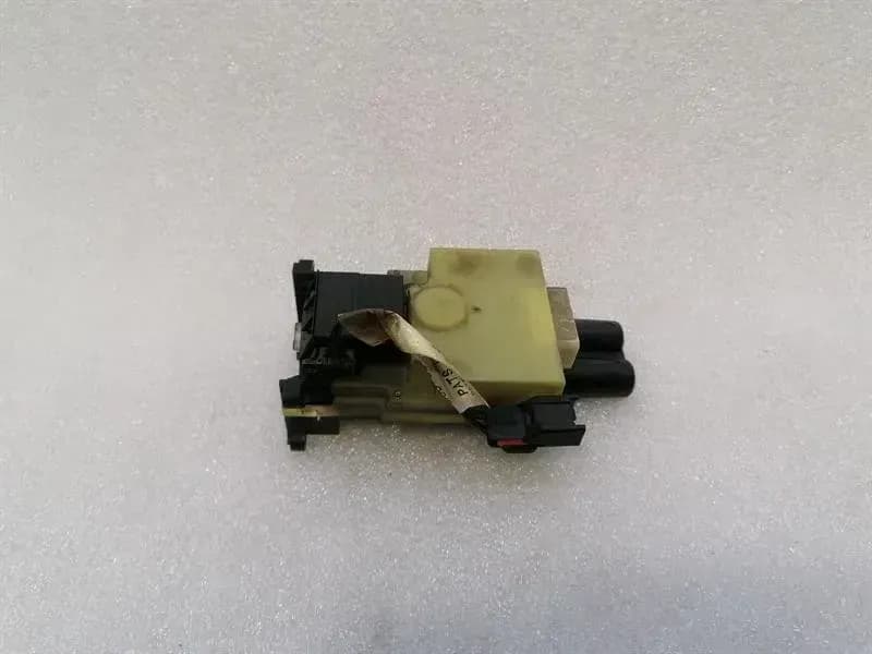 Aston Martin Rapid AMR EZS ED23-19H386-AD Ignition Lock